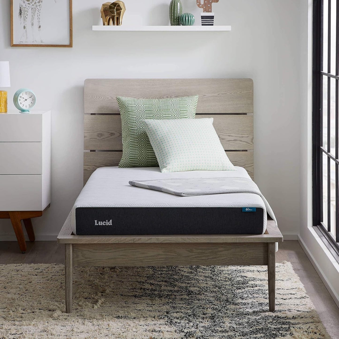 LUCID 10 Inch Memory Foam Mattress - Medium Feel - Infused with Bamboo Charcoal and Gel - Bed in a Box - Temperature Regulating - Pressure Relief - Breathable - Twin Size