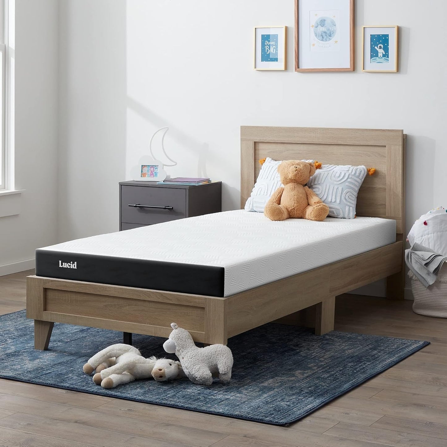 LUCID 10 Inch Memory Foam Mattress - Medium Feel - Infused with Bamboo Charcoal and Gel - Bed in a Box - Temperature Regulating - Pressure Relief - Breathable - Twin Size
